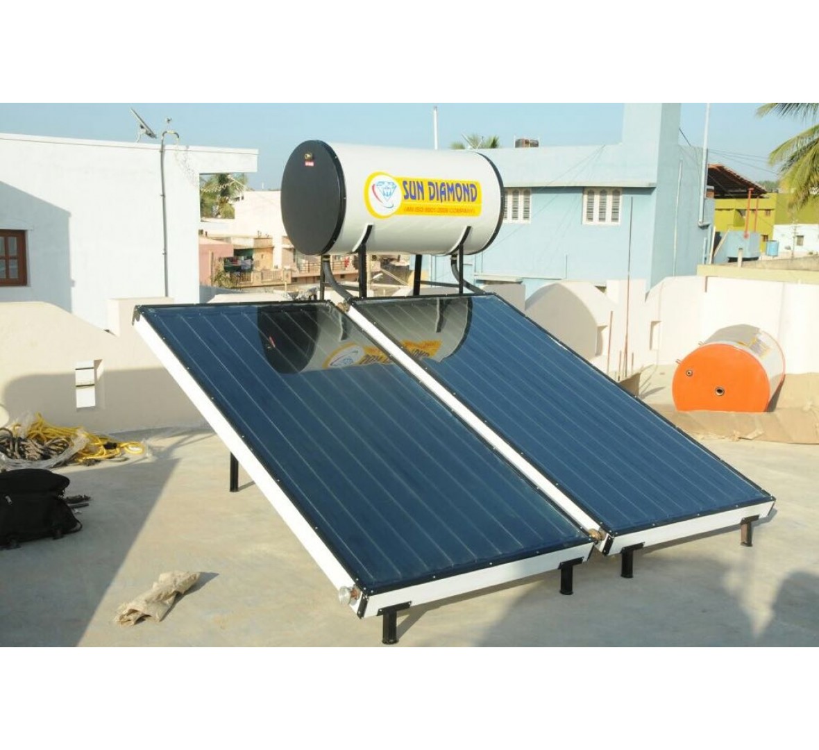 SUN DIAMOND SOLAR DELUX NON-PRESSURIZED FPC 200LPD (COPPER TANK) SOLAR WATER HEATER